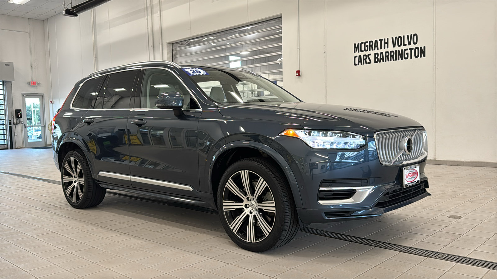 Used 2025 Volvo XC90 T8 Plus w/ Protection Package AWD/4WD image 3