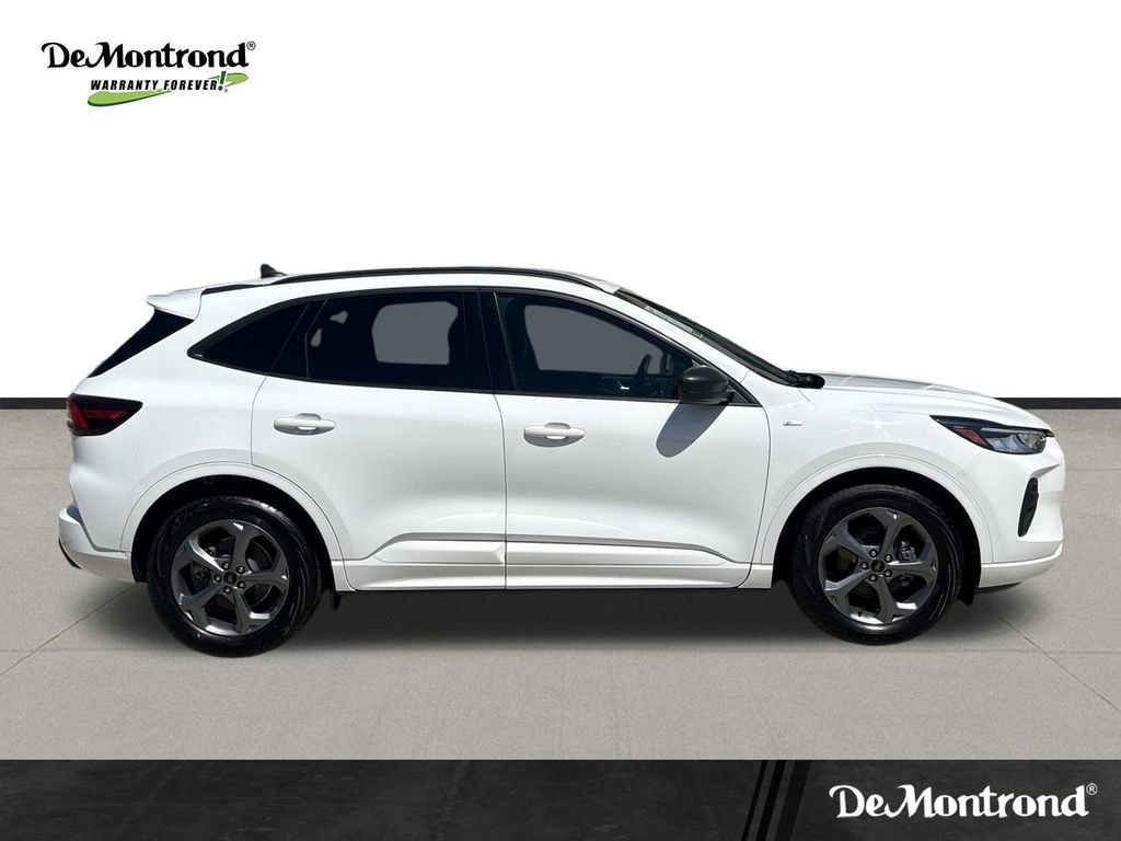 Used 2023 Ford Escape ST-Line w/ Tech Pack #1 FWD image 4