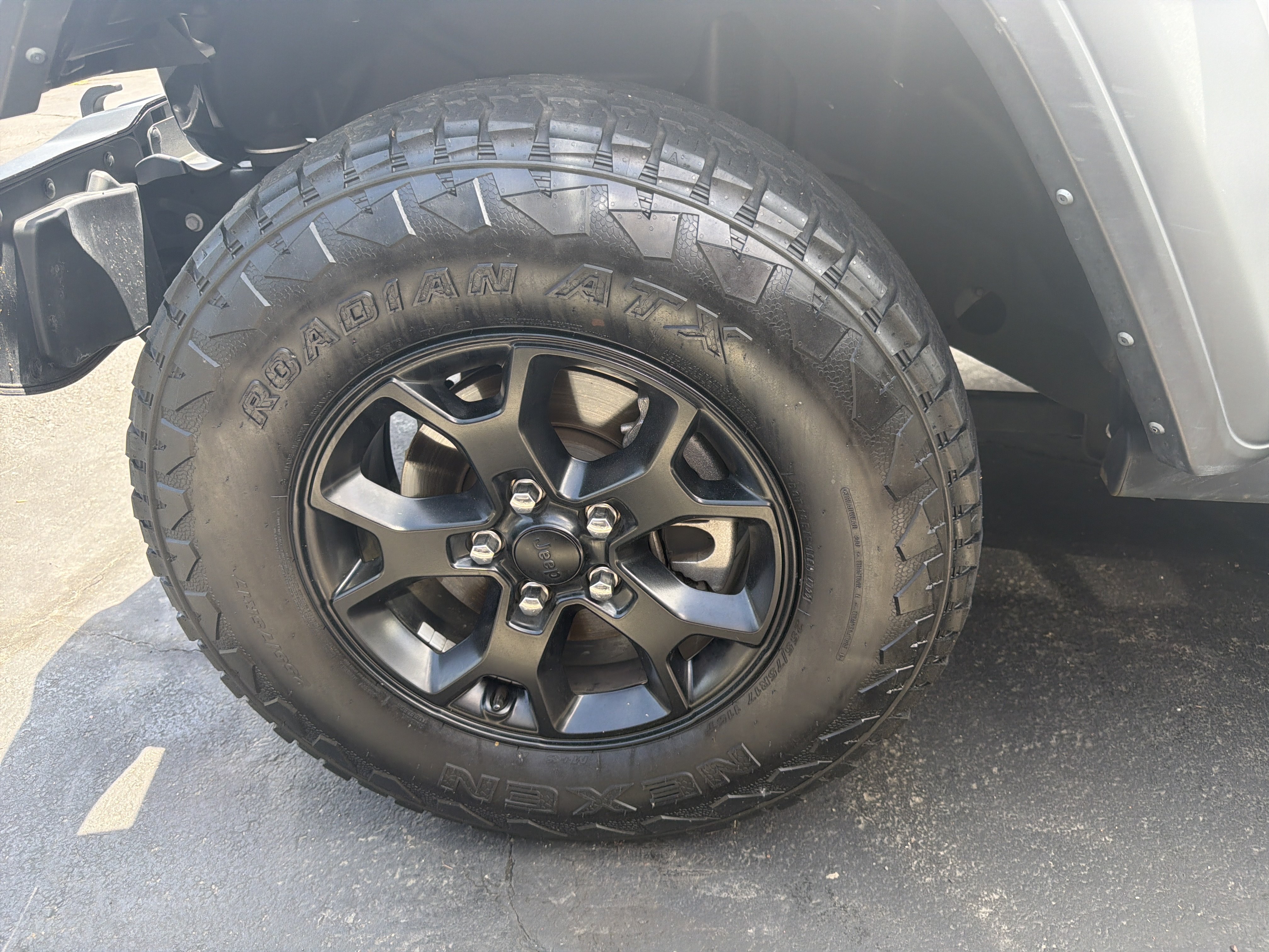 Used 2022 Jeep Wrangler Unlimited Willys AWD/4WD image 36