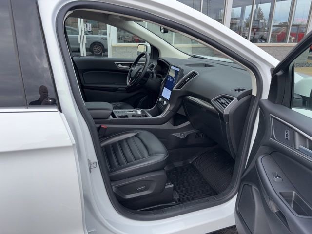 Certified 2023 Ford Edge SEL w/ Convenience Package AWD/4WD image 4