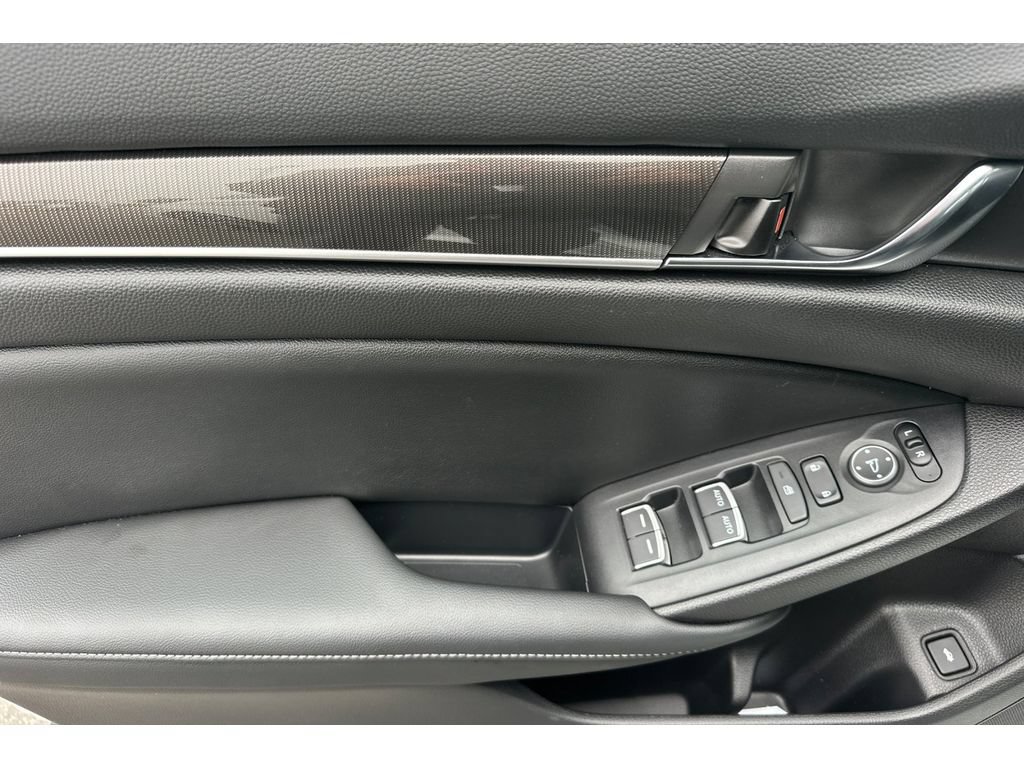 Used 2022 Honda Accord Sport image 11