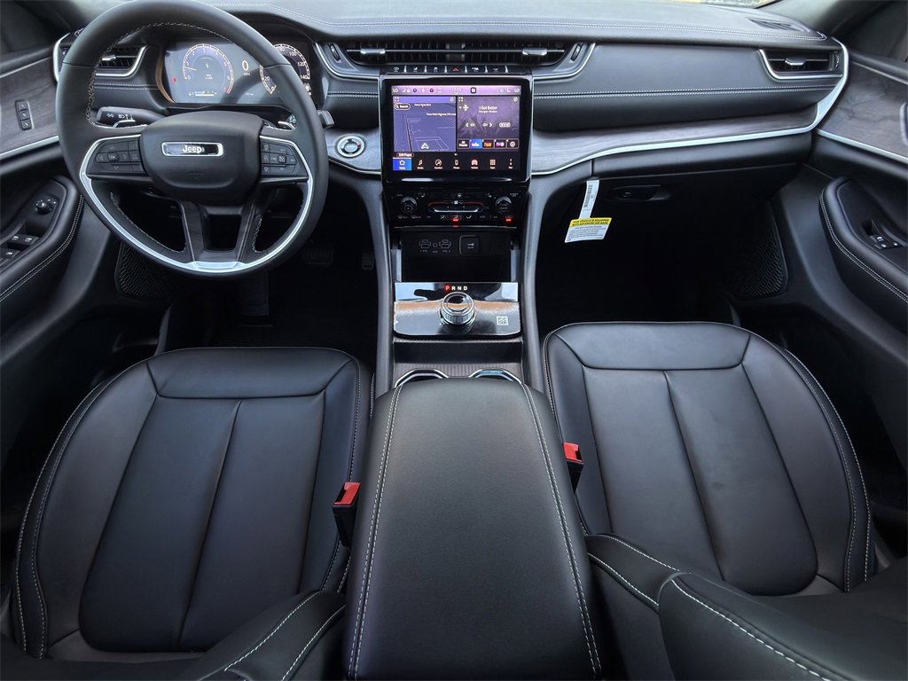 New 2025 Jeep Grand Cherokee Limited w/ Black Appearance Package image 10