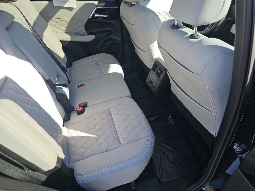 Used 2024 Mitsubishi Outlander SEL image 5