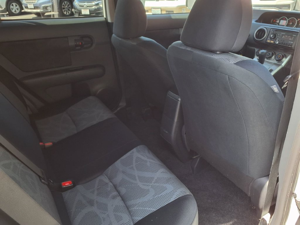 Used 2012 Scion xB FWD image 34