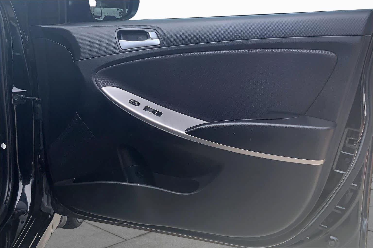 Used 2015 Hyundai Accent Sport FWD image 23