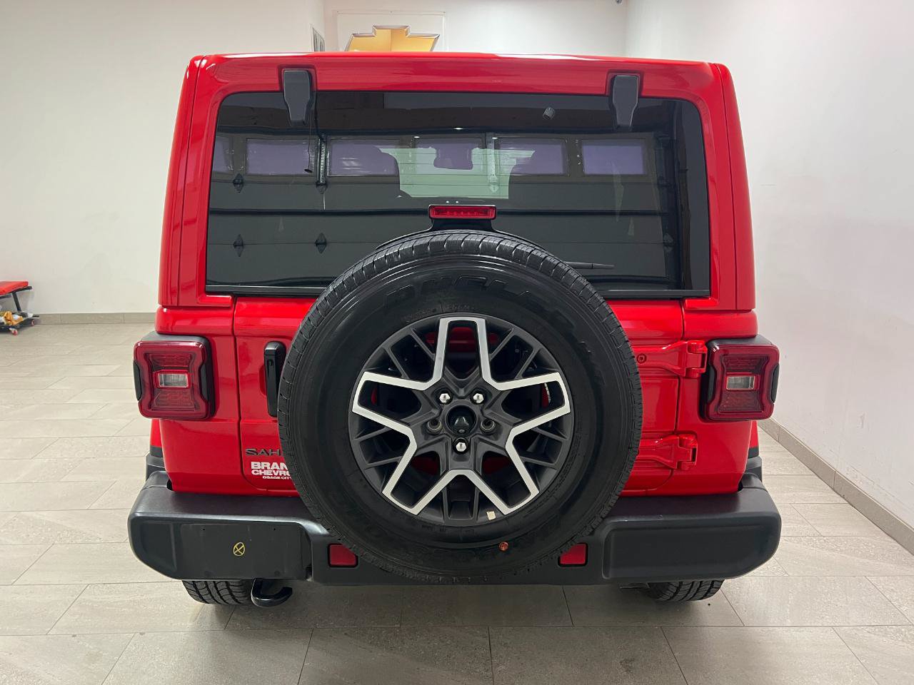 Used 2025 Jeep Wrangler Unlimited Sahara AWD/4WD image 22