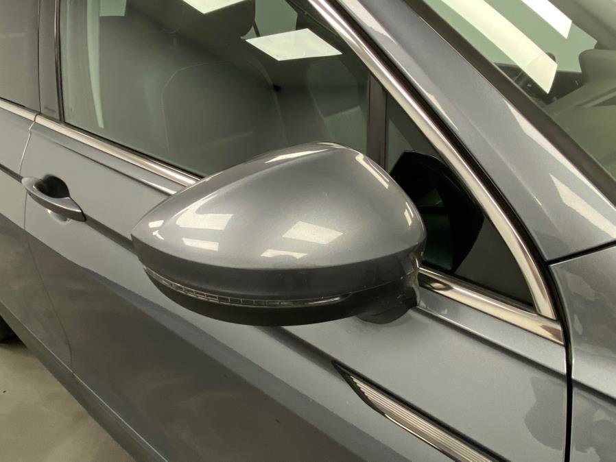 Used 2023 Volkswagen Tiguan SE AWD/4WD image 15