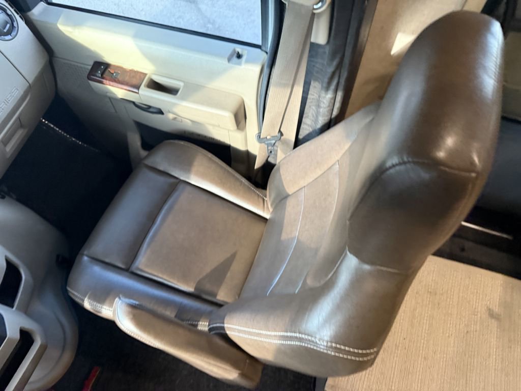 Used 2017 Ford E-450 and Econoline 450 Super Duty w/ Motorhome Prep Package image 46
