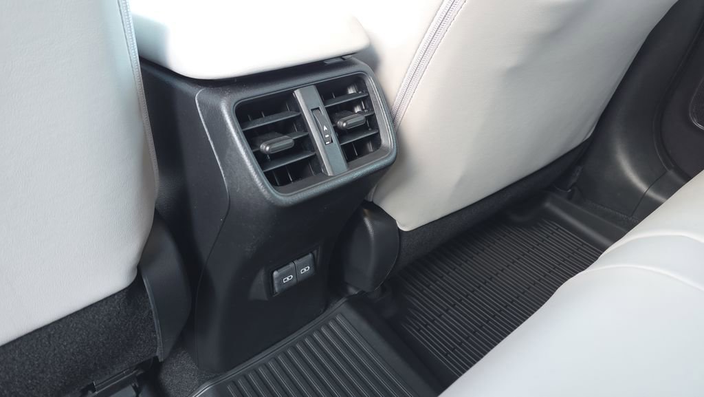 Used 2025 Lexus UX 300h AWD image 17