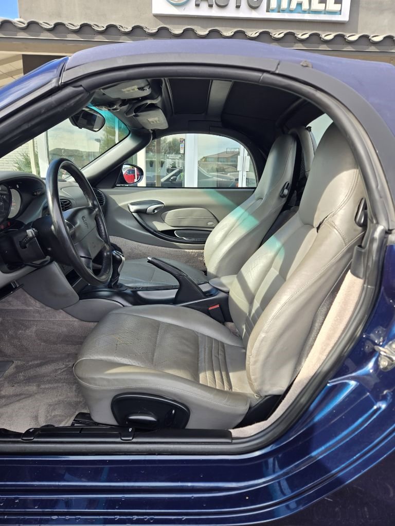 Used 2000 Porsche Boxster image 12