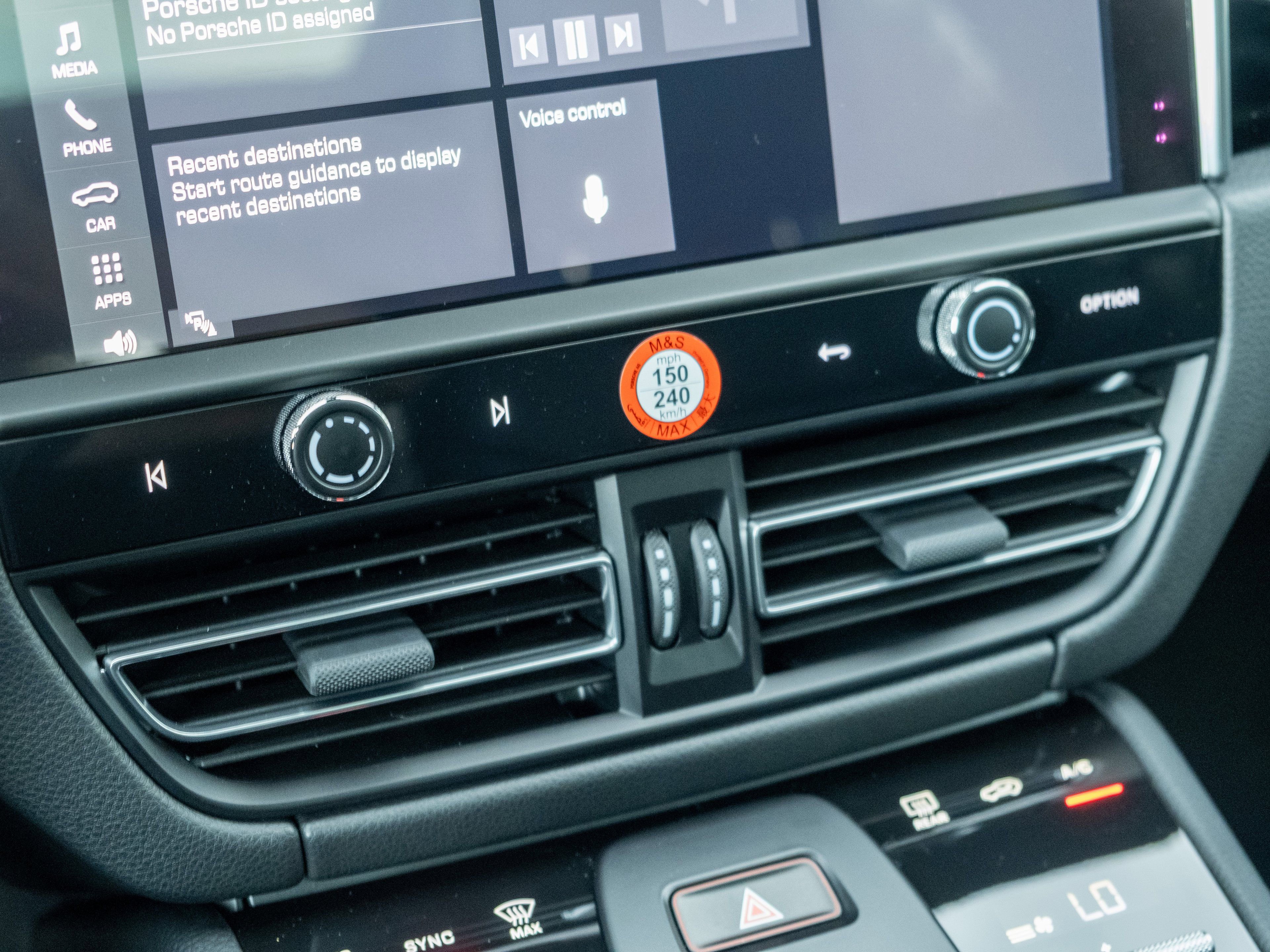 Certified 2026 Porsche Macan image 20