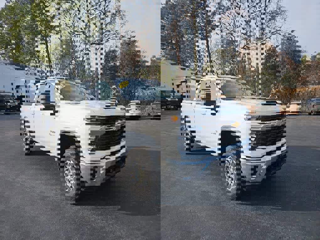 Used 2024 Chevrolet Silverado 2500 LT image 1