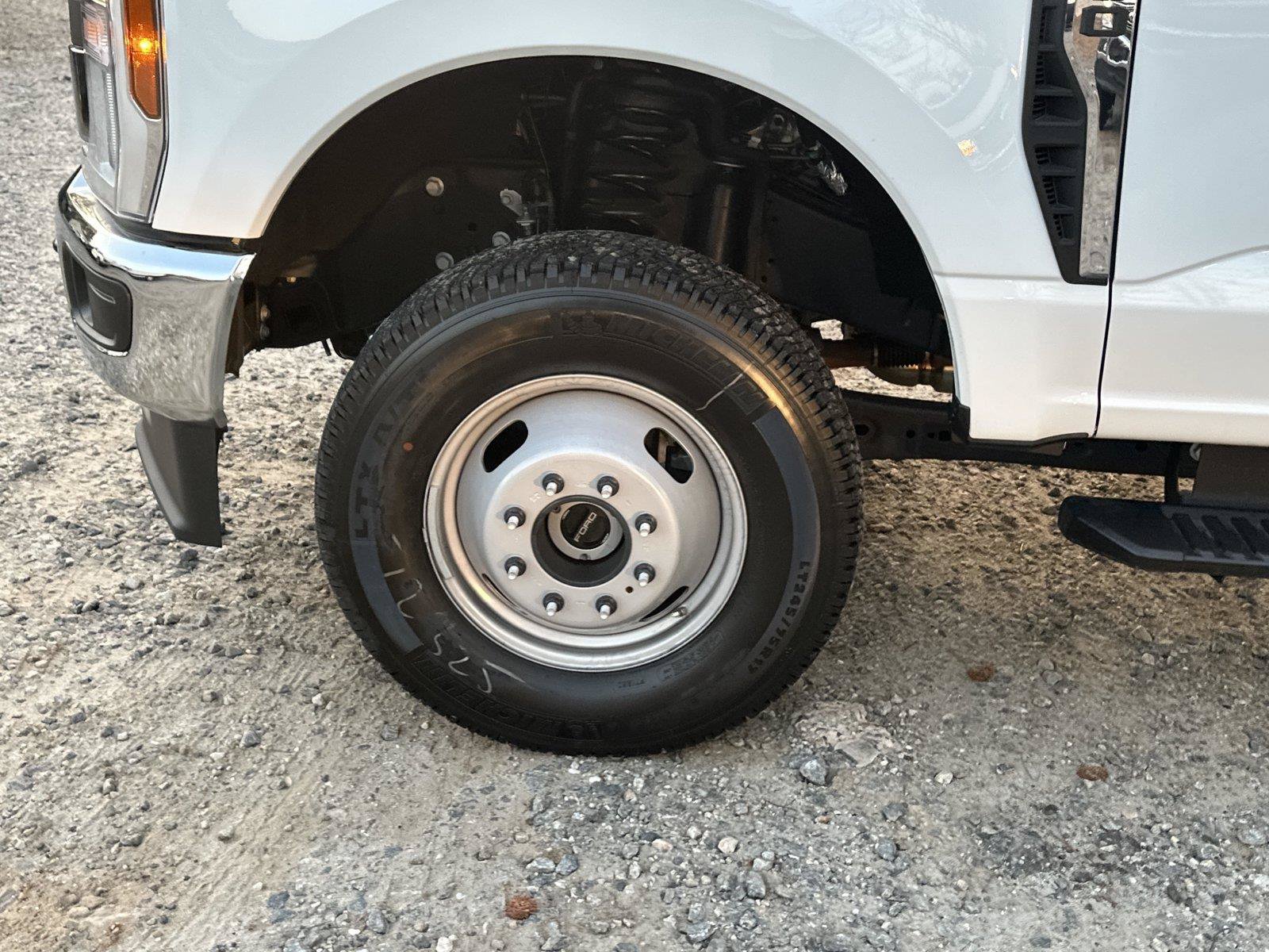 New 2025 Ford F350 XL w/ XL Chrome Package AWD/4WD image 14