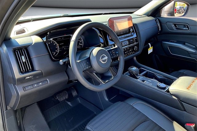 New 2025 Nissan Pathfinder Rock Creek image 7