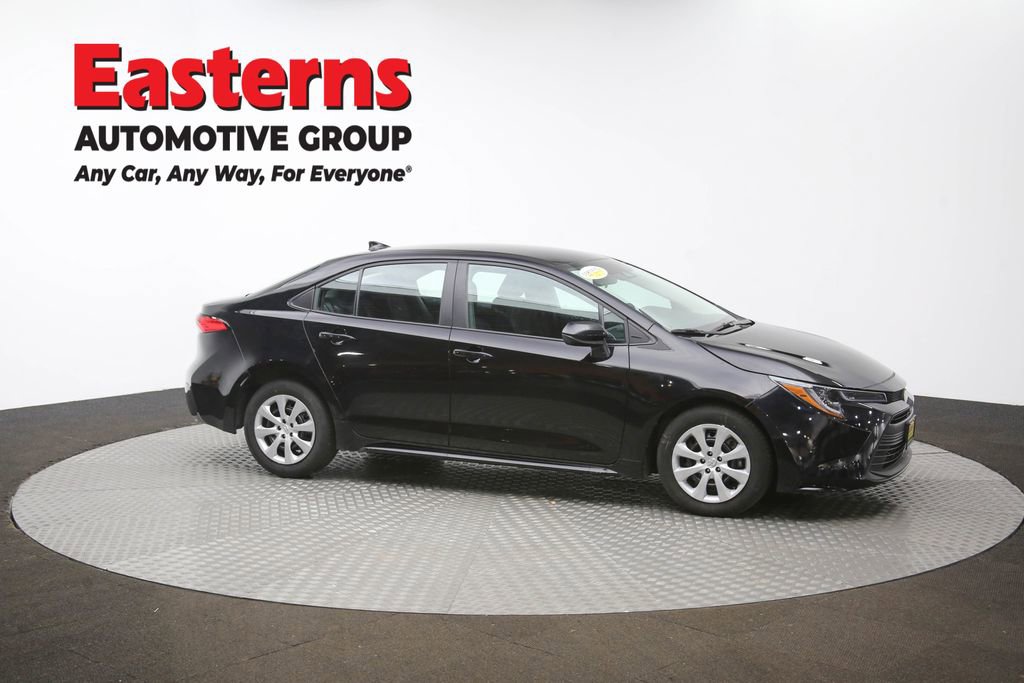 Used 2025 Toyota Corolla LE image 47