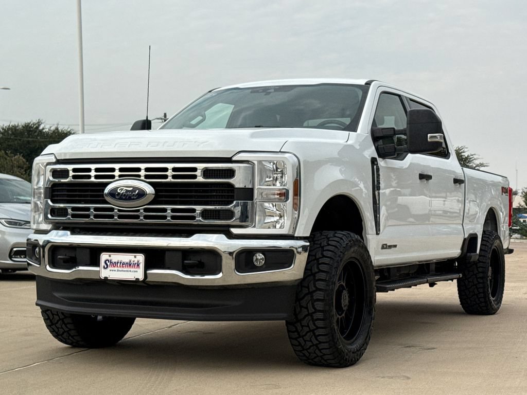 Used 2025 Ford F250 XLT w/ FX4 Off-Road Package AWD/4WD image 3