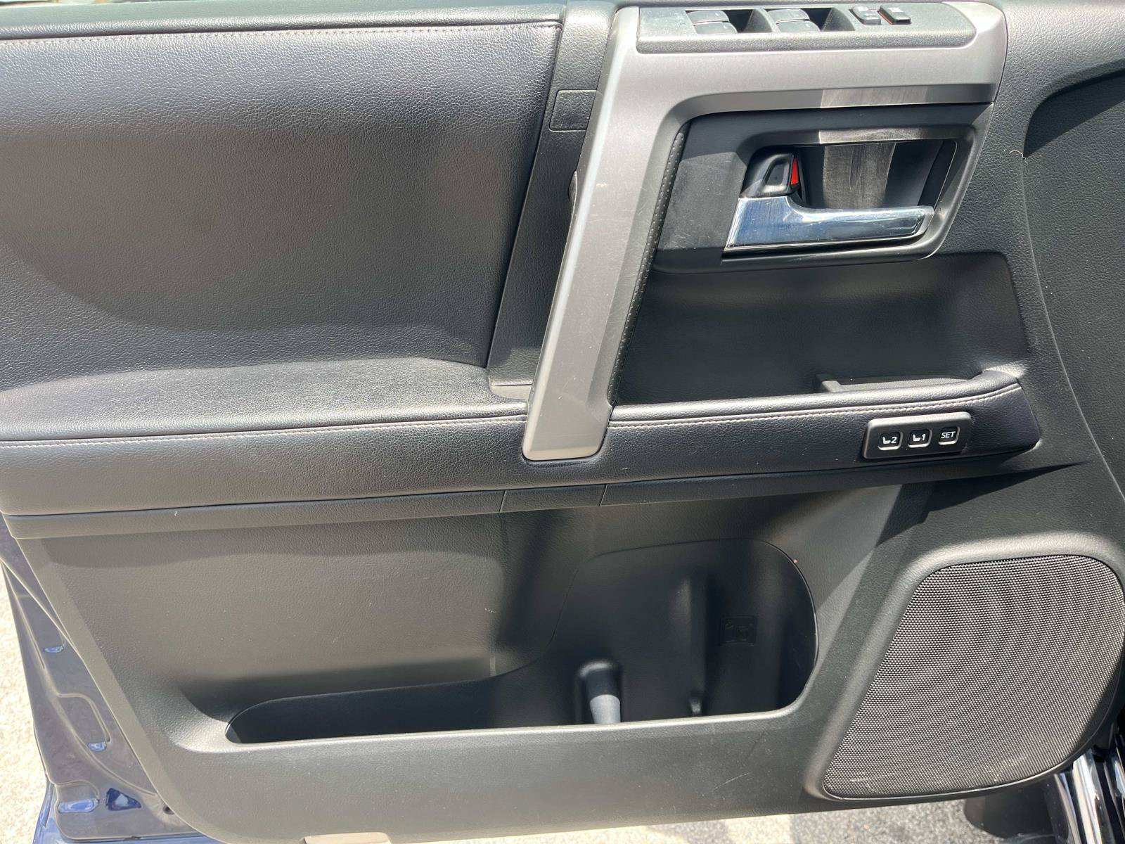 Used 2017 Toyota 4Runner Limited AWD/4WD image 28