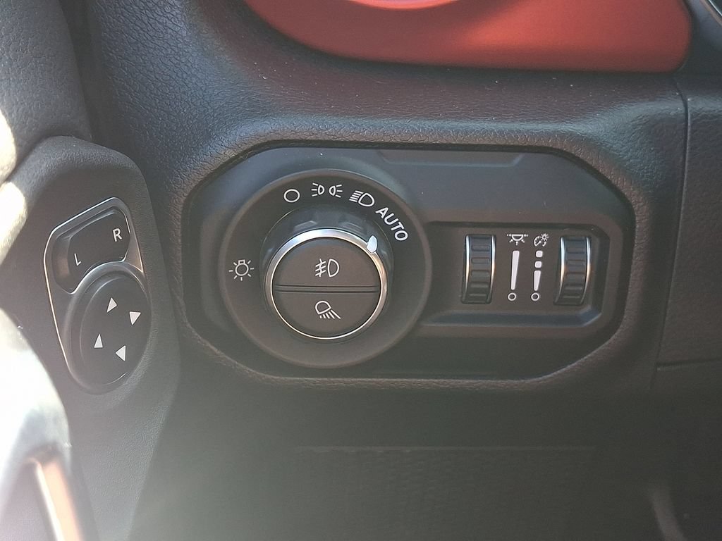 Used 2021 Jeep Gladiator Rubicon AWD/4WD image 26