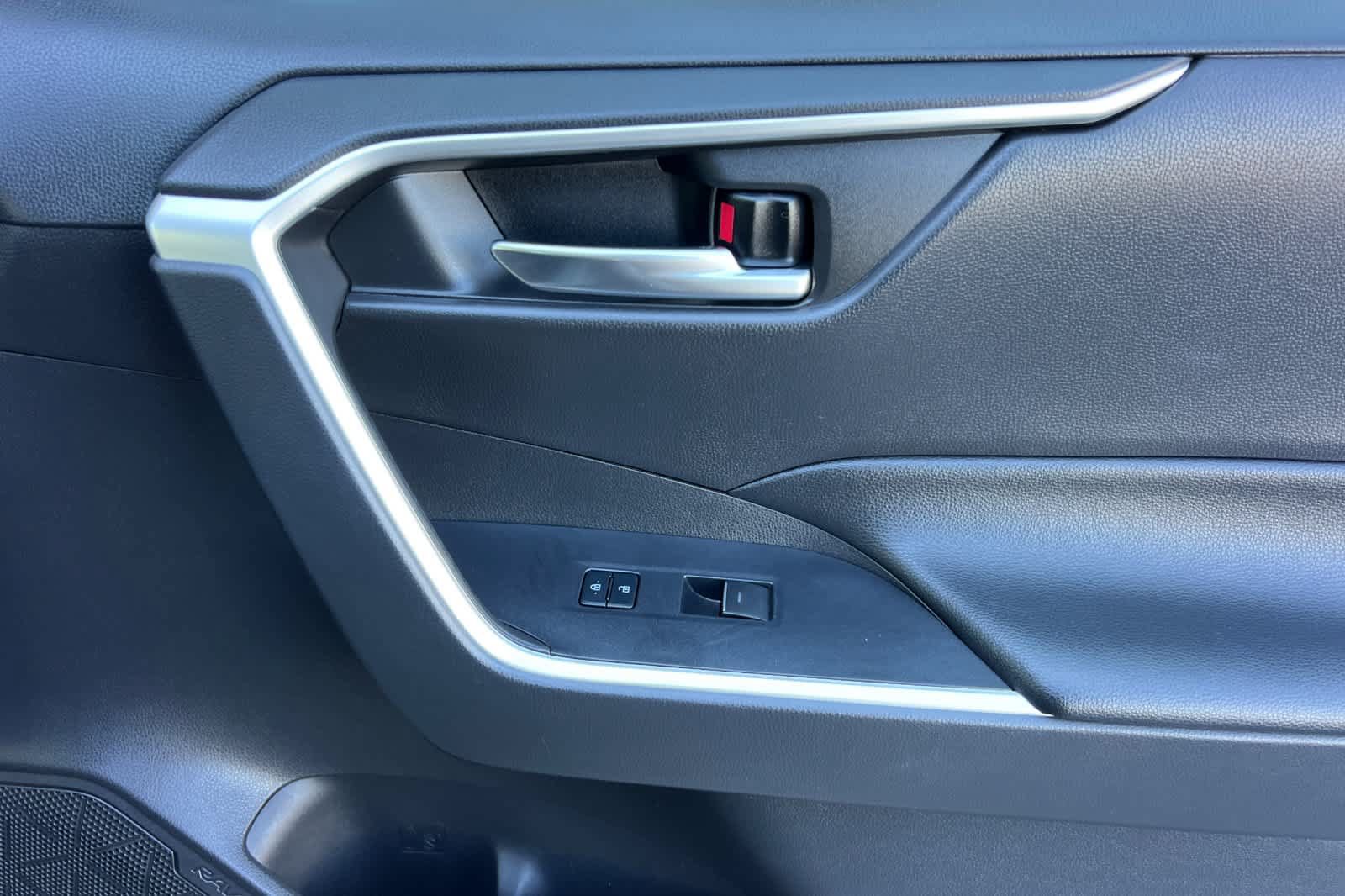 Certified 2022 Toyota RAV4 XLE AWD/4WD image 19