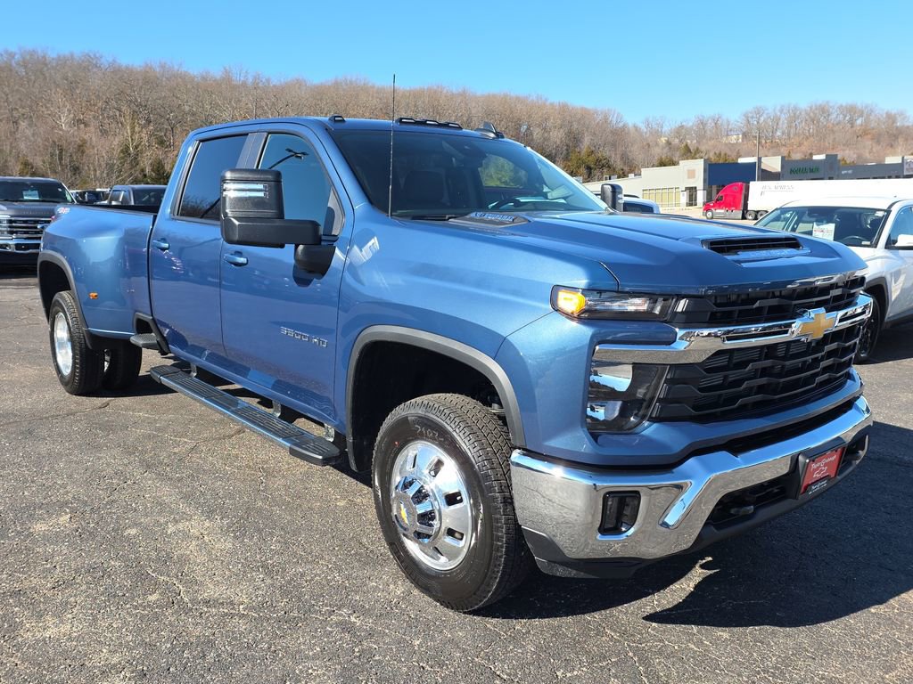 New 2026 Chevrolet Silverado 3500 LT AWD/4WD image 2