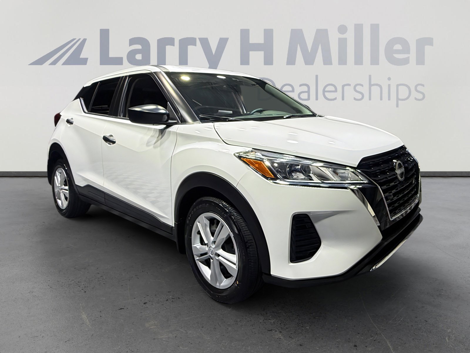 Certified 2025 Nissan Kicks Play S FWD image 7