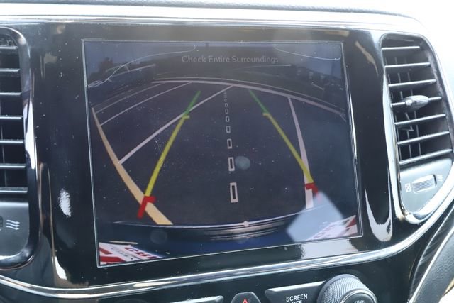 Used 2020 Jeep Grand Cherokee Limited image 26