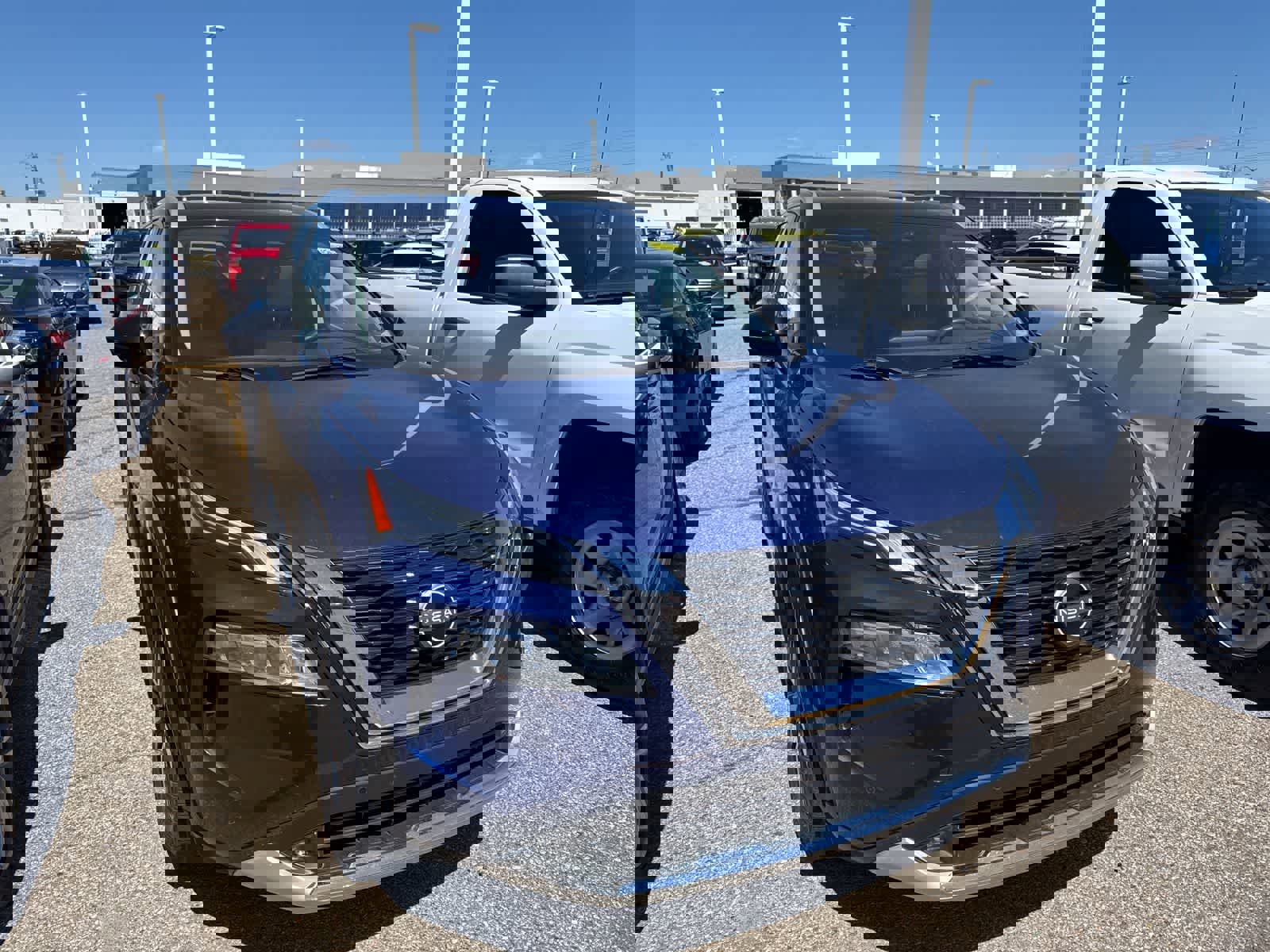 Used 2022 Nissan Rogue Platinum w/ Head-Up Display Package image 4