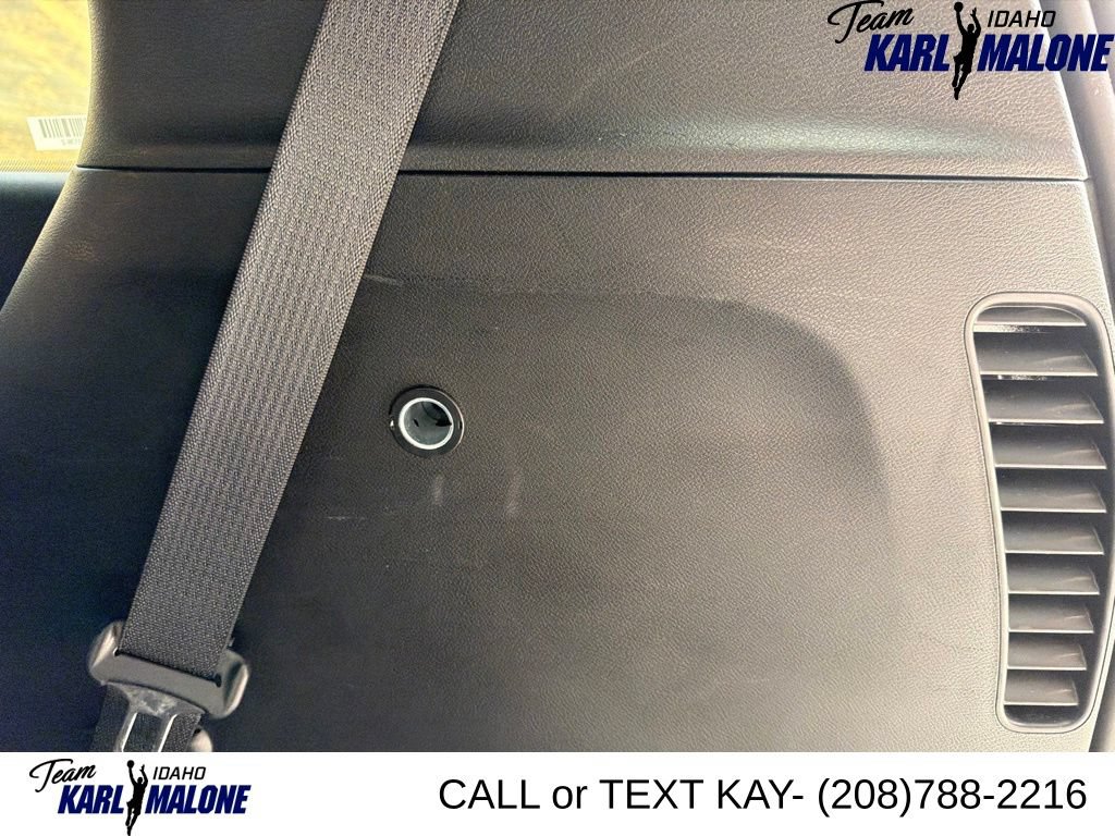Used 2025 Chrysler Pacifica Select FWD image 9
