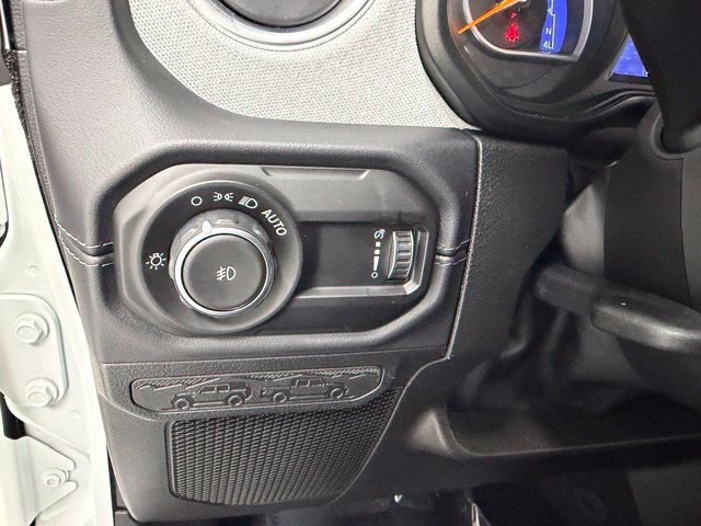 Used 2025 Jeep Wrangler Unlimited Sahara AWD/4WD image 14