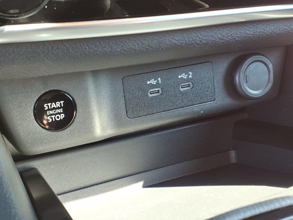 Used 2024 Nissan Rogue S AWD/4WD image 15