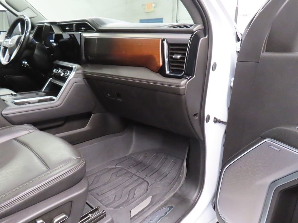 Used 2024 GMC Sierra 3500 Denali w/ Denali Reserve Package image 39