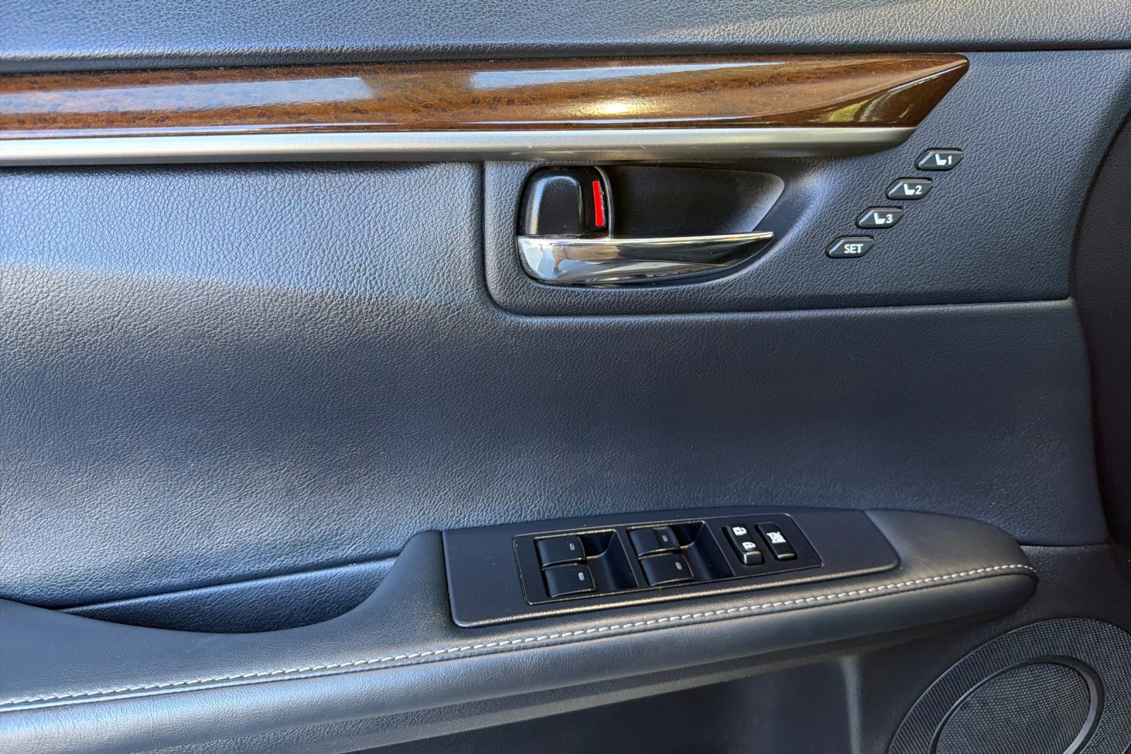Used 2014 Lexus ES 350 w/ Premium Package FWD image 12