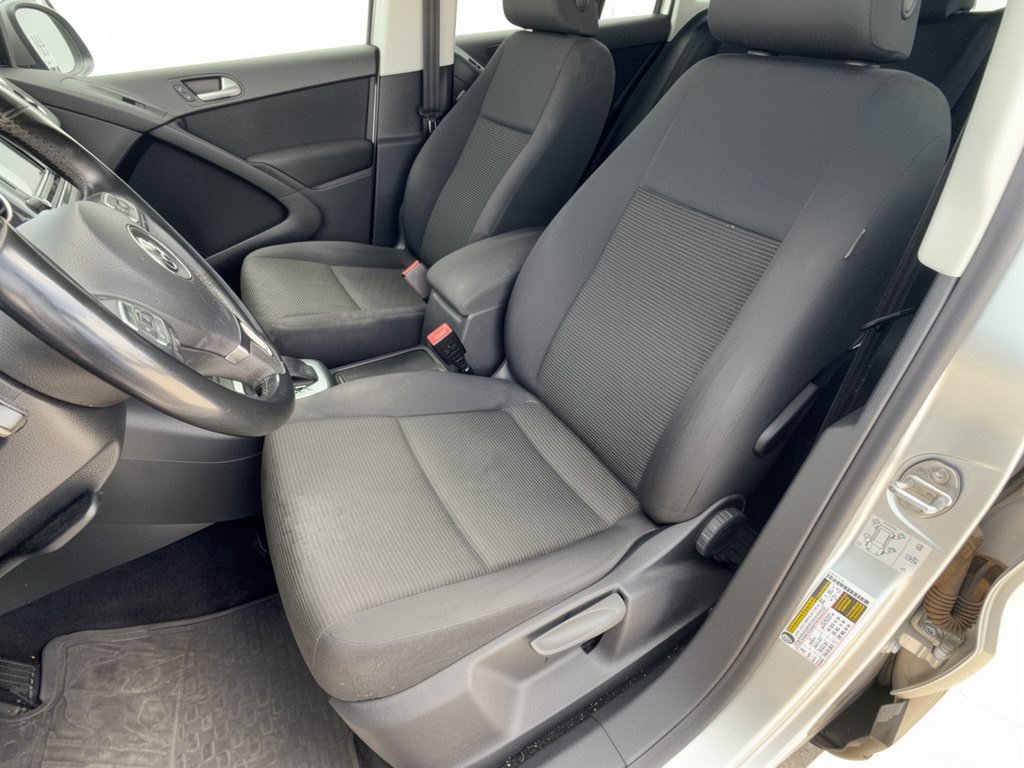 Used 2017 Volkswagen Tiguan Limited w/ Premium Package FWD image 5