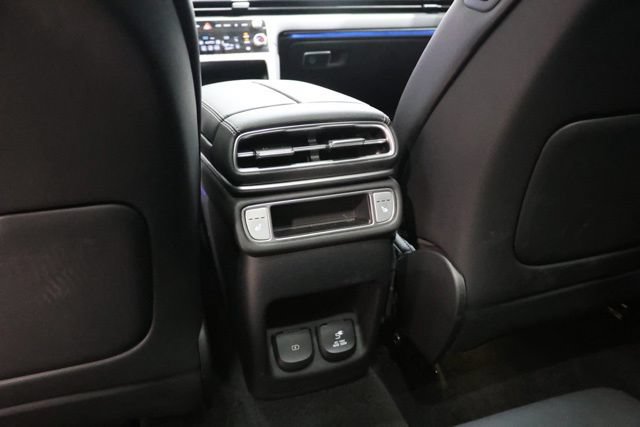 Used 2025 Genesis GV80 3.5T Advanced AWD/4WD image 32