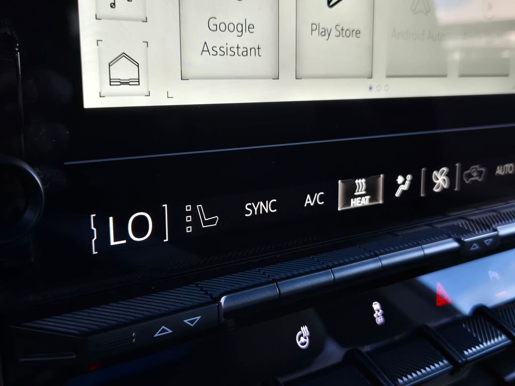 Used 2025 GMC Hummer EV 3X w/ LPO, Dark Essentials Package image 22