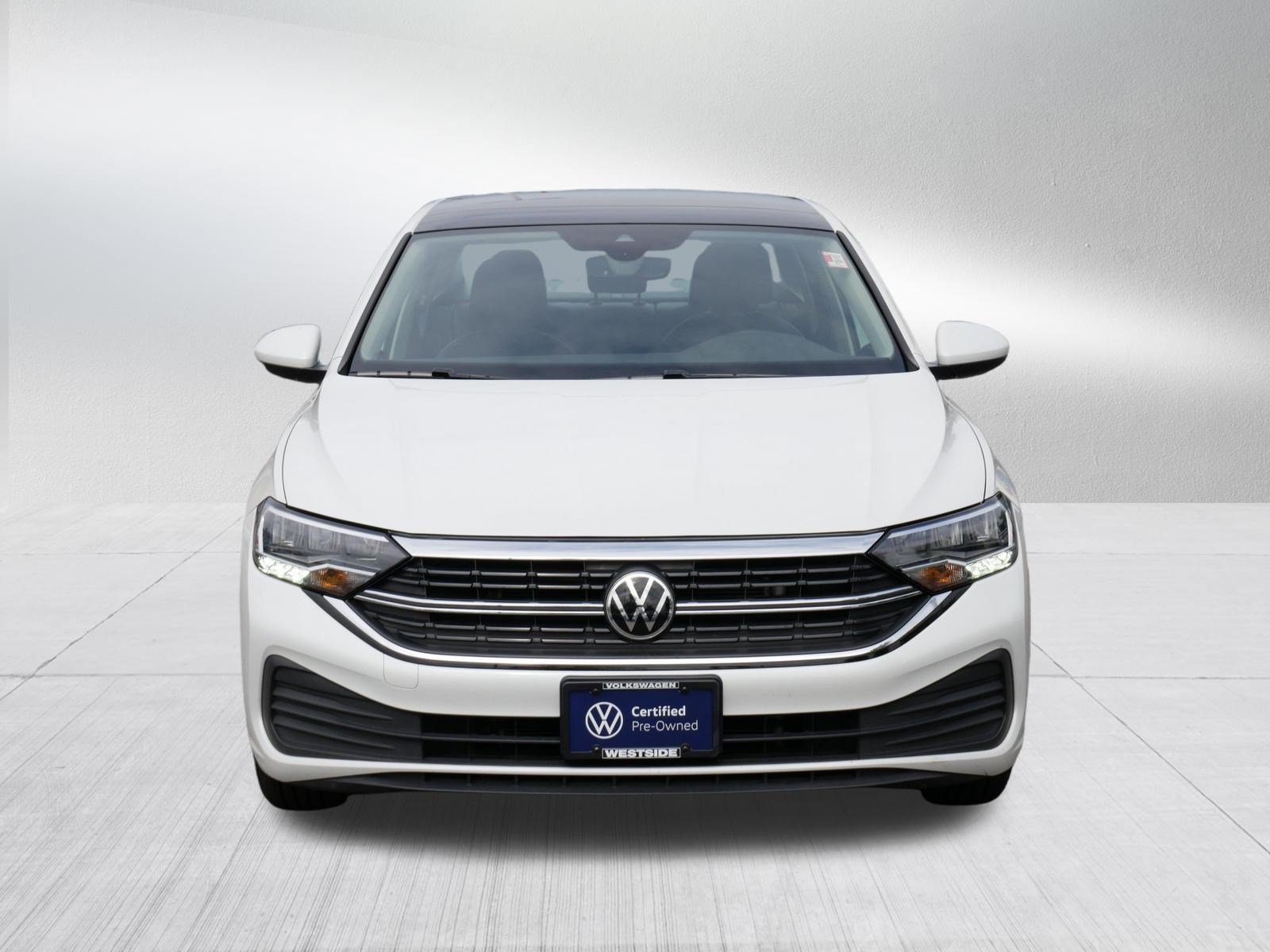 Certified 2023 Volkswagen Jetta SE w/ Panoramic Sunroof Package FWD image 2