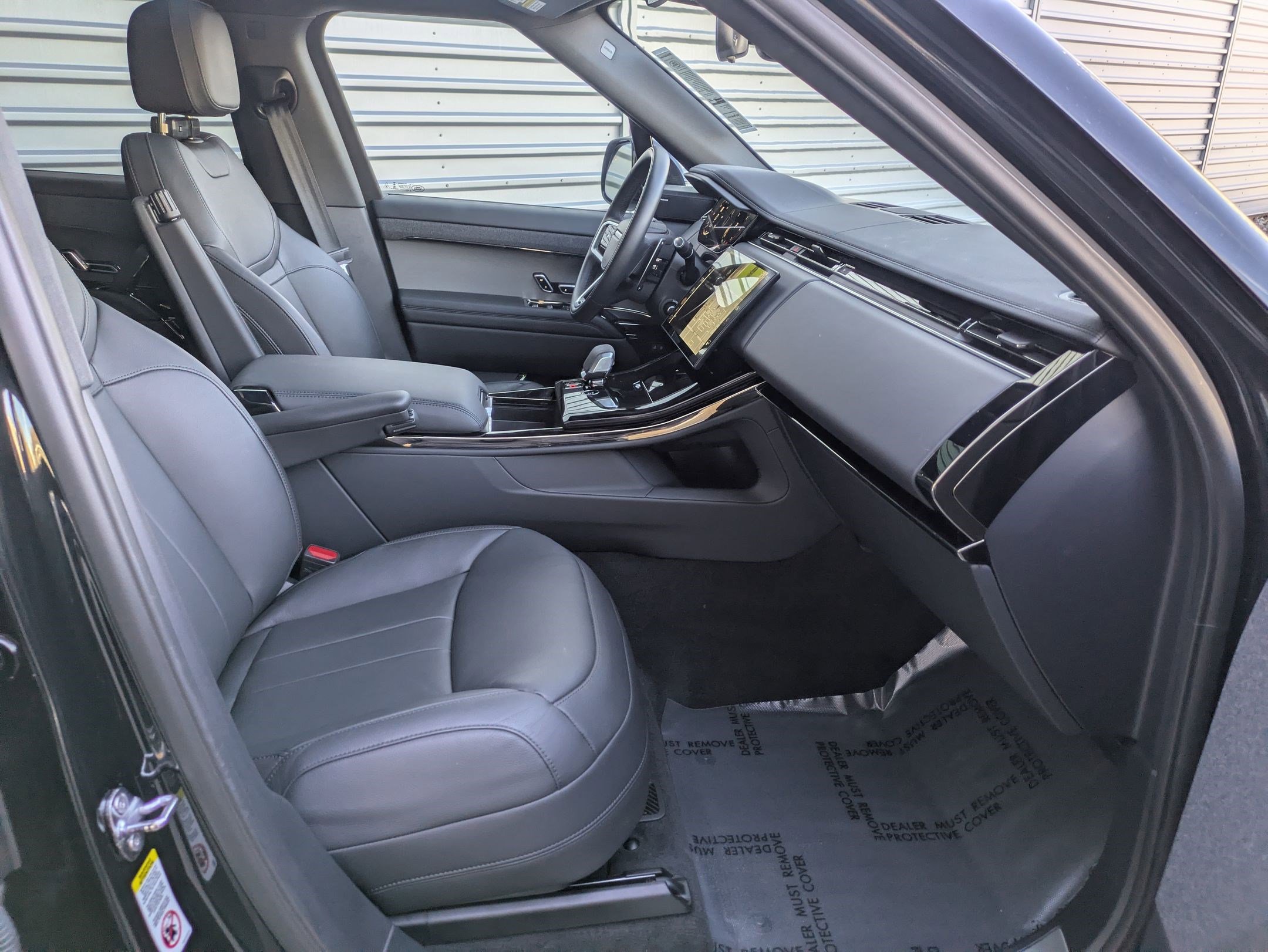 Used 2025 Land Rover Range Rover Sport image 34