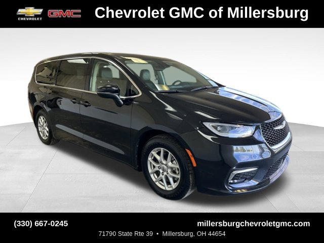Used 2023 Chrysler Pacifica Touring-L FWD image 12