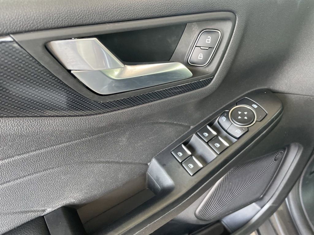 Used 2025 Ford Escape ST-Line image 14