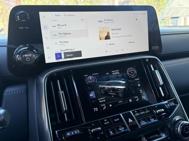 New 2026 Lexus LX 700h Luxury image 20