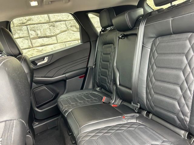 Certified 2023 Ford Escape Platinum w/ Premium Technology Package image 9