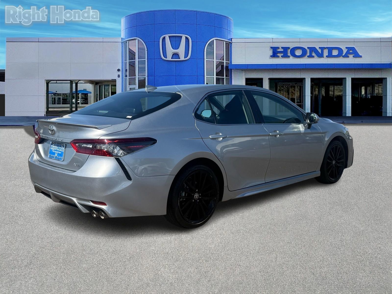 Used 2023 Toyota Camry XSE image 8