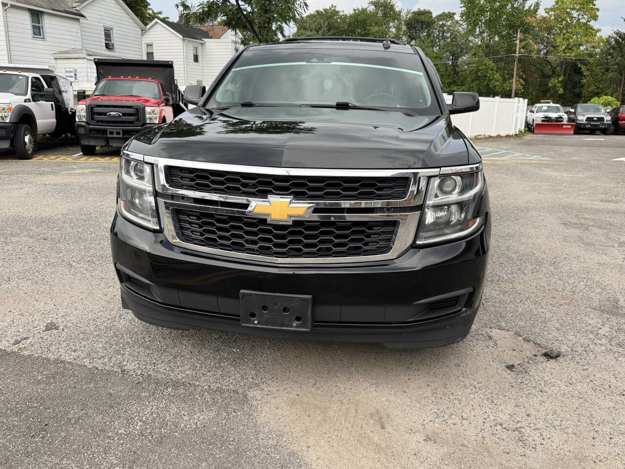 Used 2018 Chevrolet Suburban LT AWD/4WD image 3