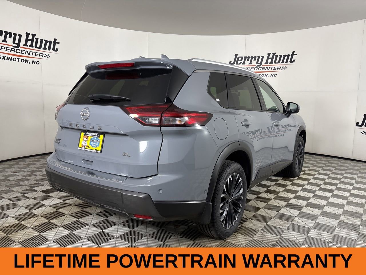 Used 2025 Nissan Rogue SL w/ Tech Package image 5