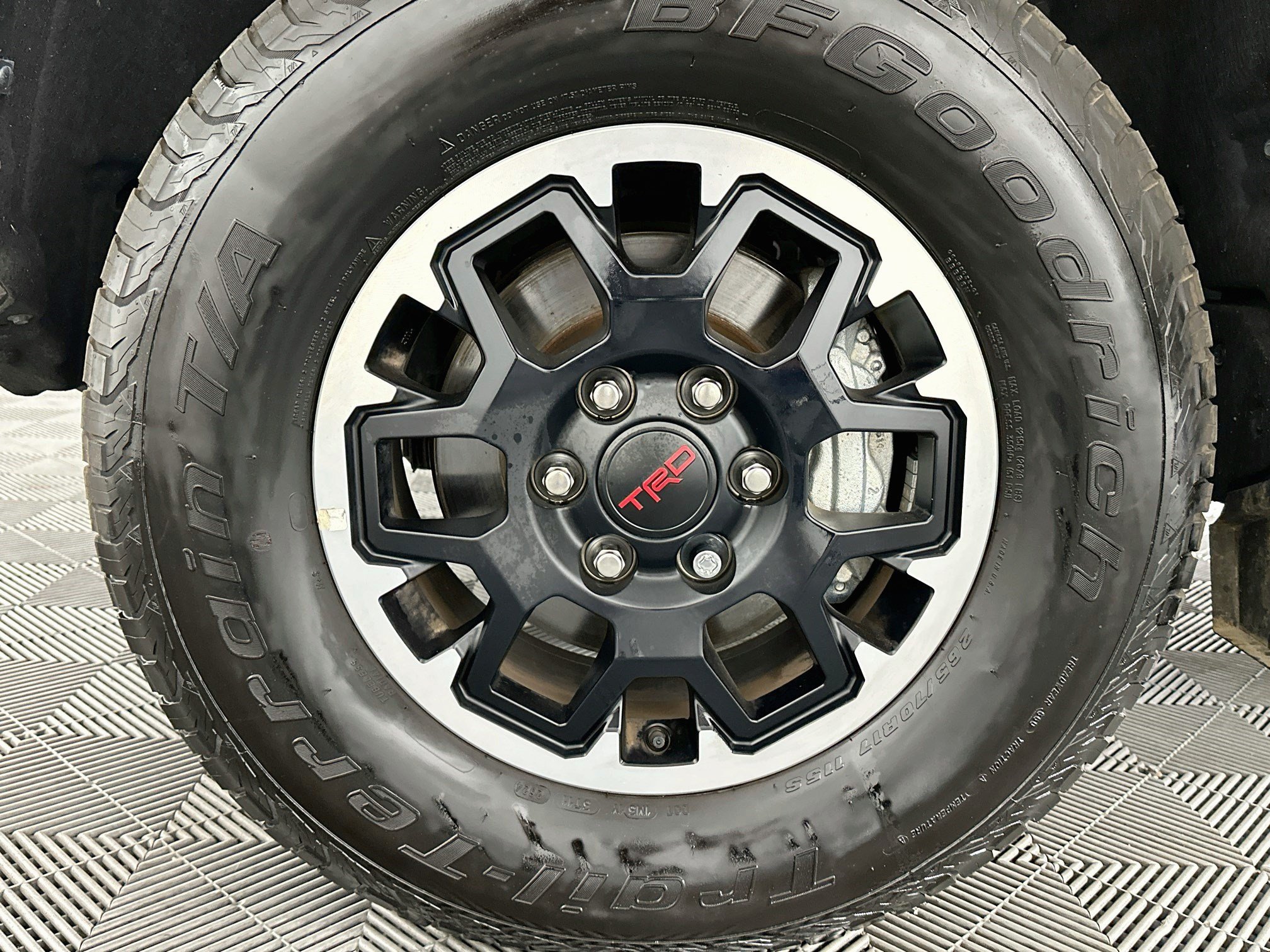 Used 2024 Toyota Tacoma TRD Off-Road AWD/4WD image 35