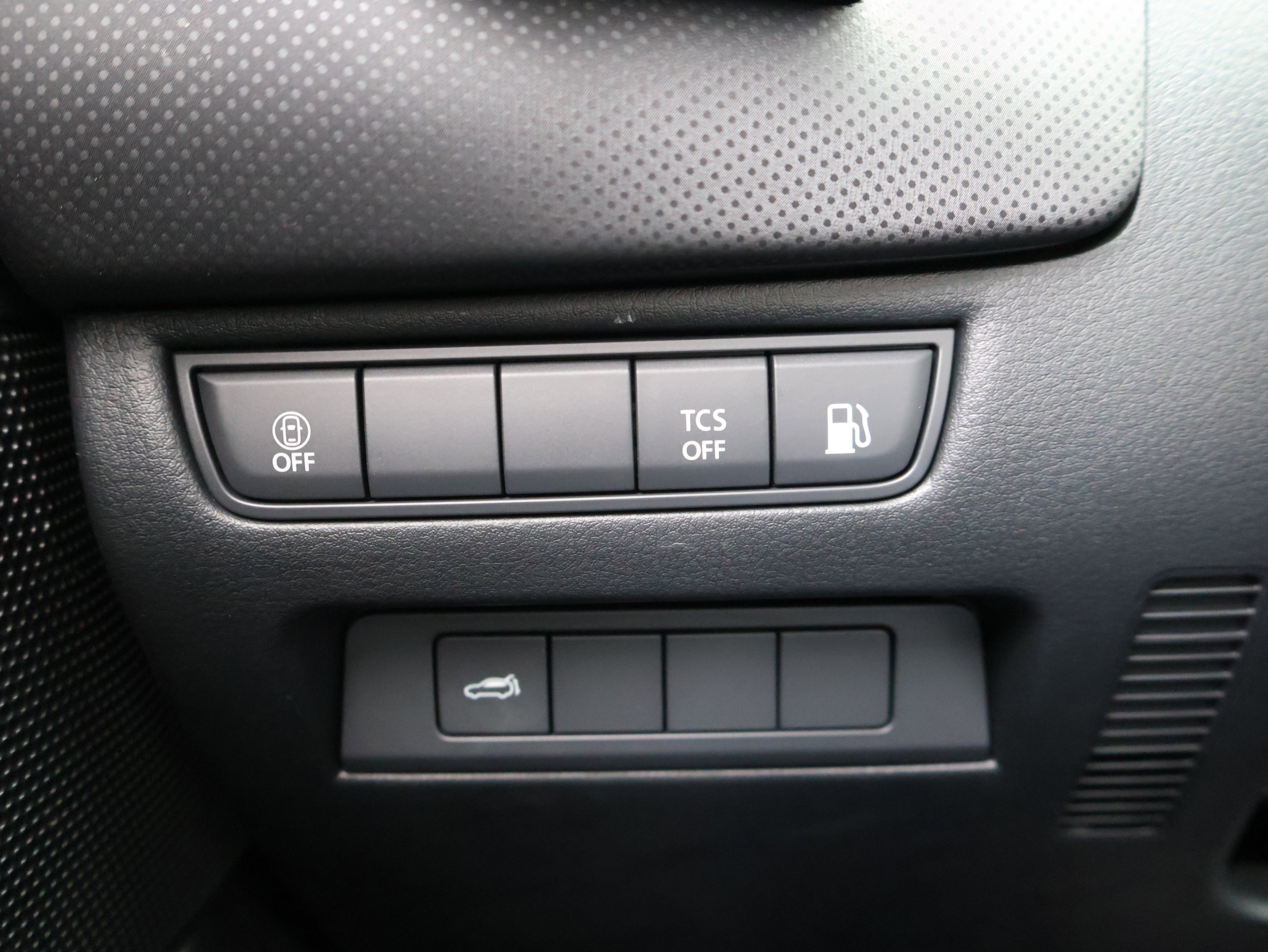 Certified 2025 MAZDA CX-50 2.5 Hybrid w/ Preferred Pkg image 37