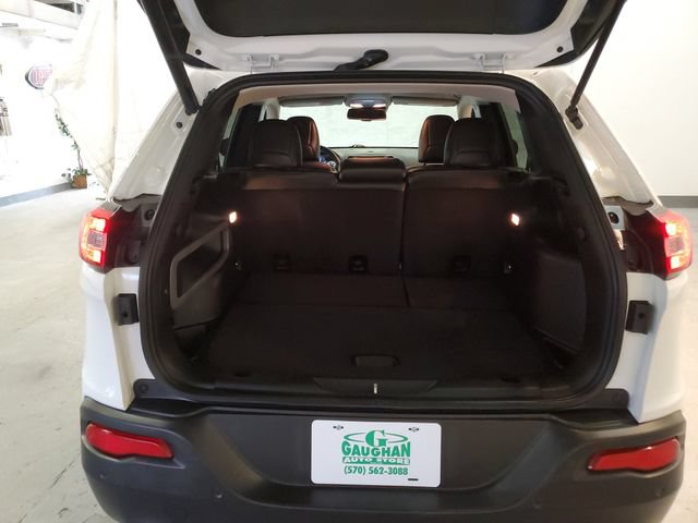Used 2018 Jeep Cherokee Limited w/ Technology Group AWD/4WD image 24
