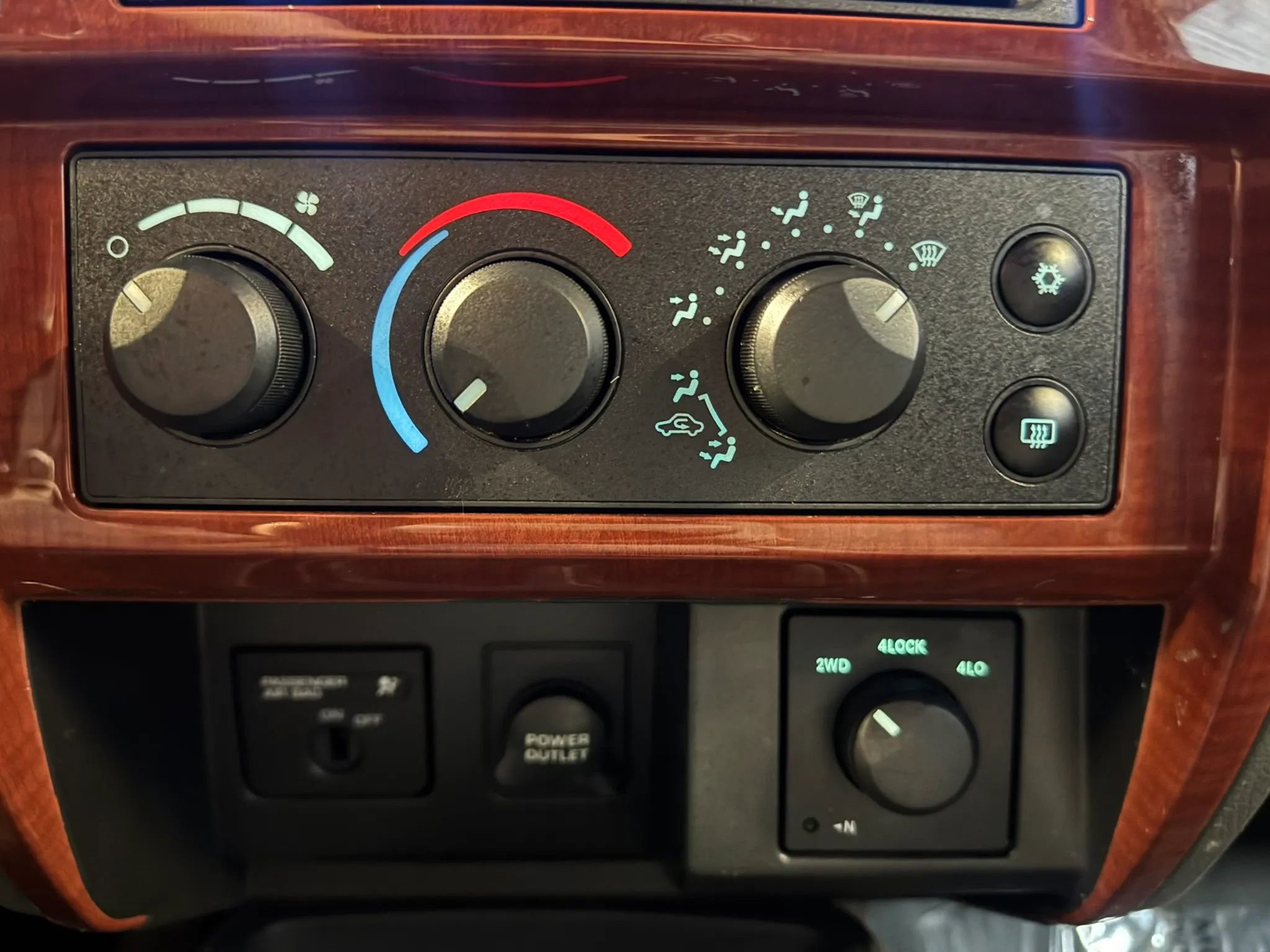 Used 2005 Dodge Dakota SLT image 17