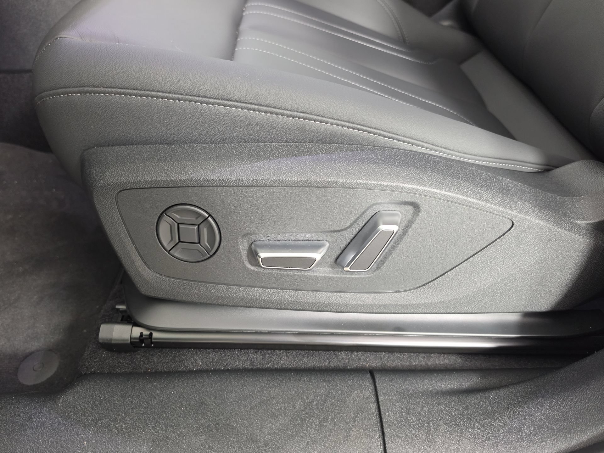 New 2026 Audi Q3 quattro 2.0T AWD/4WD image 17