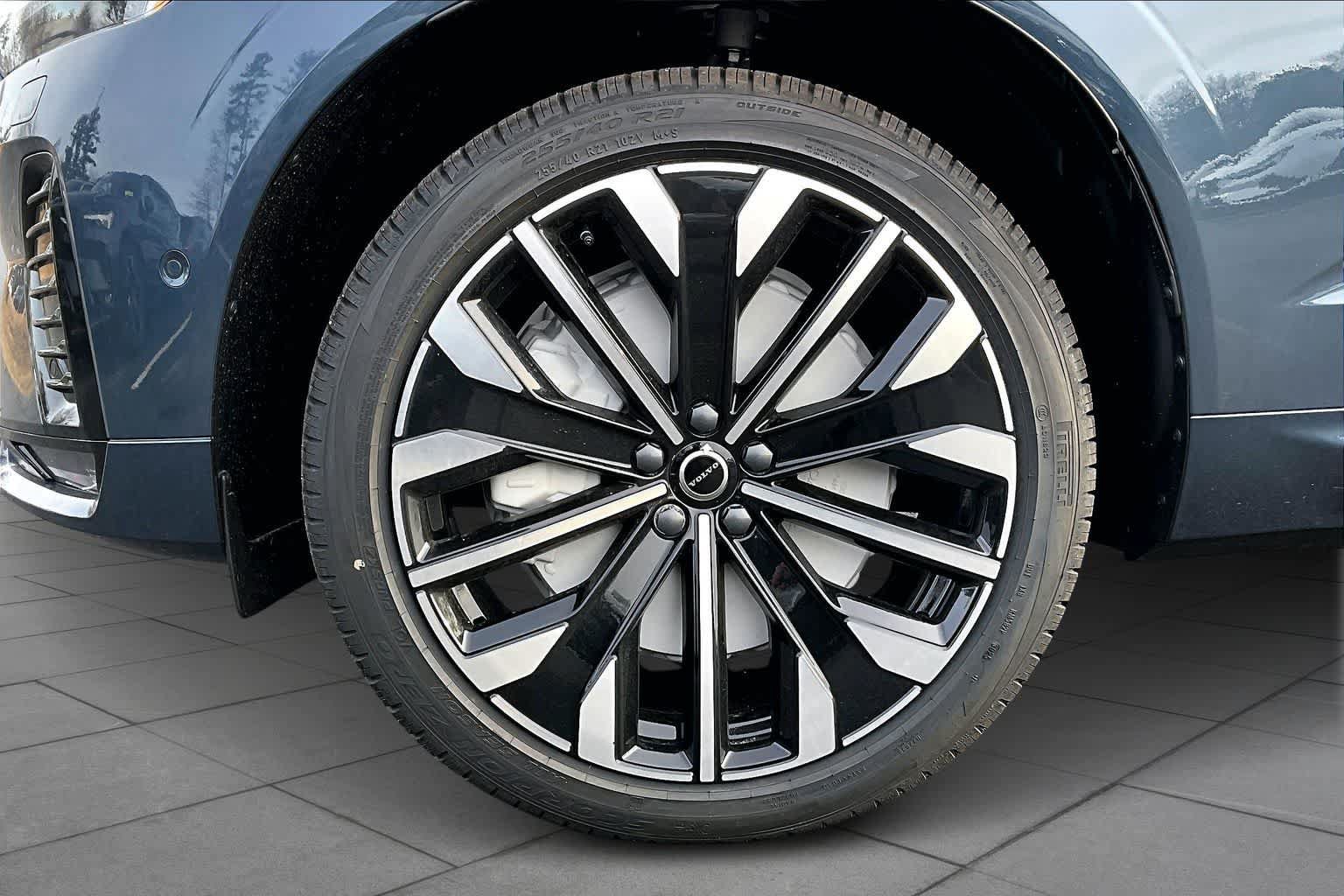 New 2026 Volvo XC60 B5 Ultra w/ Protection Package Premier AWD/4WD image 16